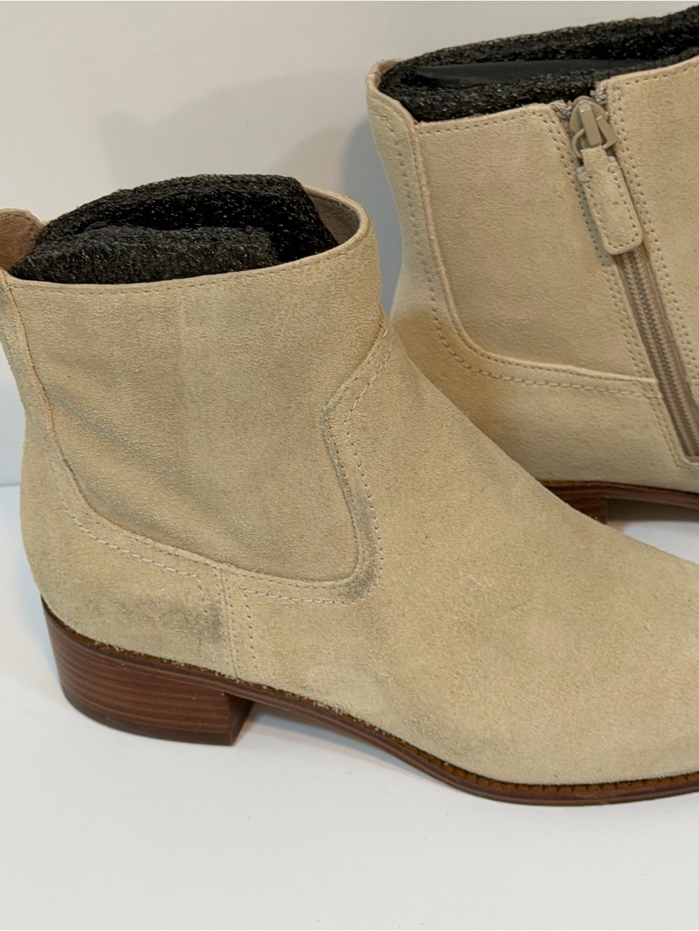 Cole Haan Naia Pointed Toe Block Heel Suede Booties Size 6.5 New No Box - Picture 3 of 8